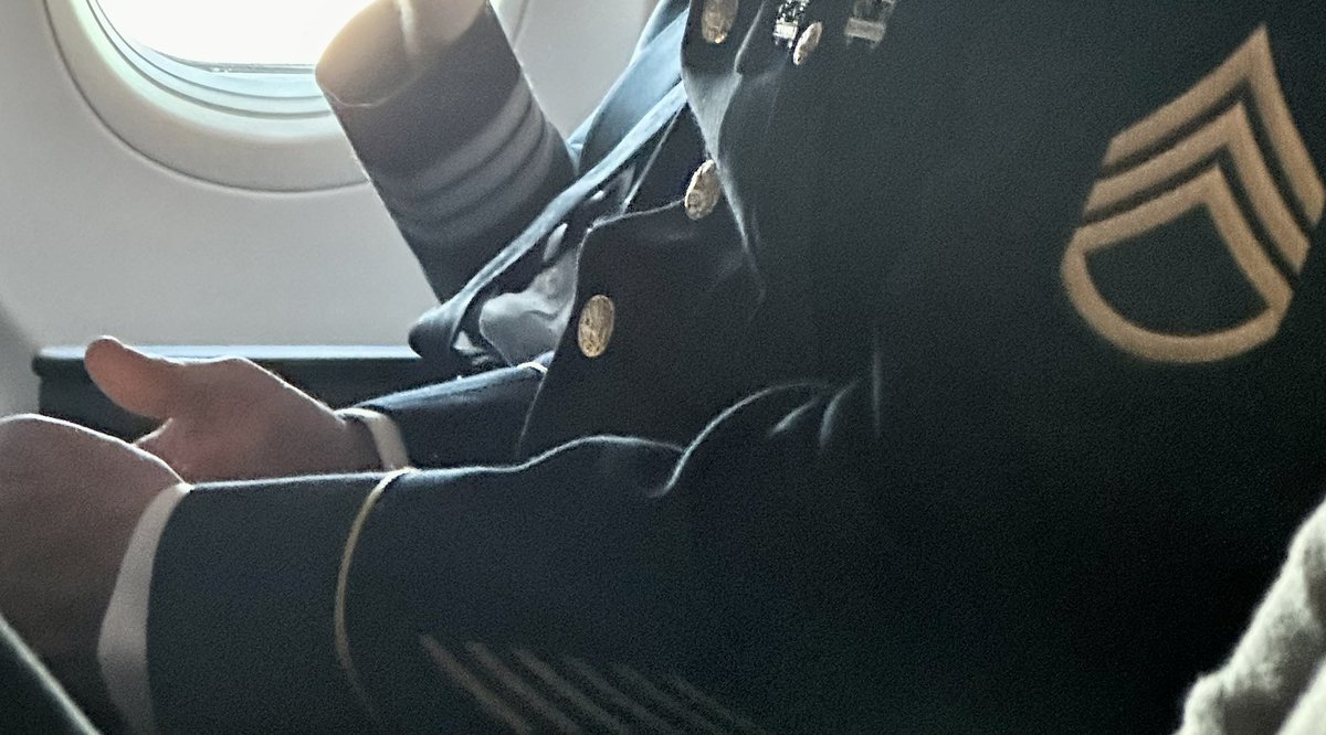 gavingrounds's tweet image. Flying with @AmericanAir lines bringing the fallen home ❤️🙏🙏

#gratitude #sacrifice #bringthemhome  #peace #HonoringHeroes  #SaluteToService