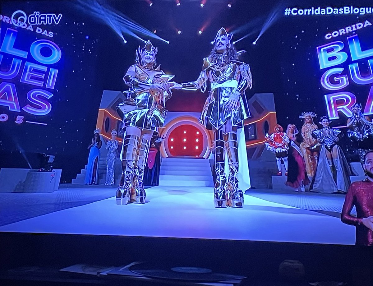 Fazer isso aqui em pleno Brasil, levando um monte de LGBT pro palco, sem ter orçamento de marca global de entretenimento é pq quer muito fazer acontecer. Gosto mto dos queridos, eles são mto merecedores ❤️
#CorridaDasBlogueiras