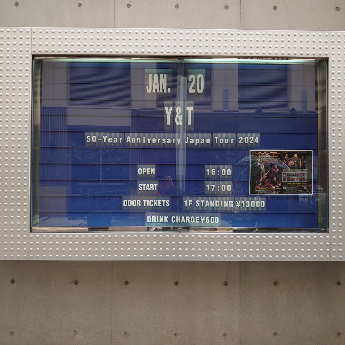 CLUBCITTA_1988's tweet image. おはようございます！
本日はこちら

■1/20(土)
Y&amp;amp;T（ワイ・アンド・ティ）50-Year Anniversary Japan Tour 2024
OPEN 16:00 / START 17:00

🎫当日券 1階立見 ￥13,000(ドリンク代別)

先行グッズ販売 14:00～15:45

ご来場お待ちしております。

#YandT #クラブチッタ #clubcitta