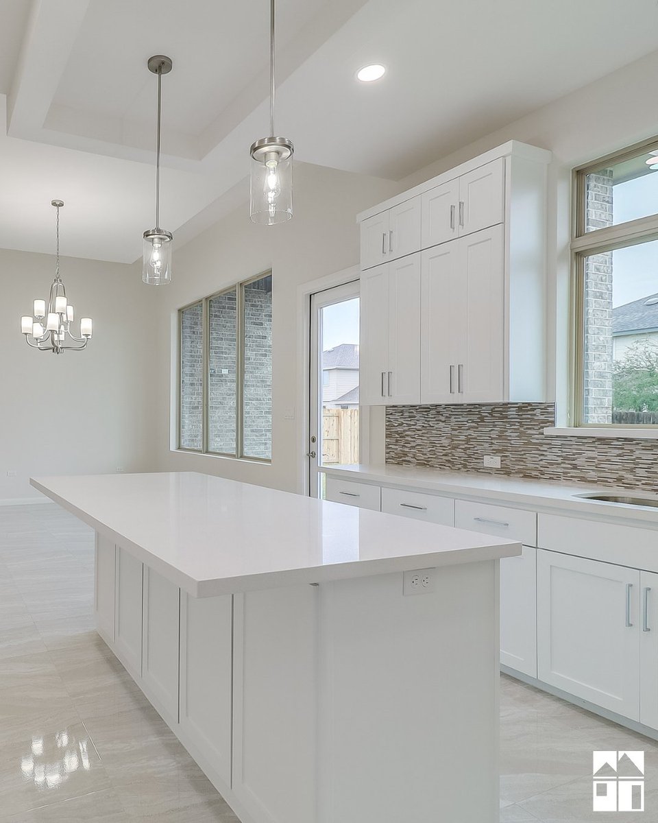 Your kitchen is the place to be.🫂 That’s why Brito Construction has created an open concept space, with natural light at all hours of the day.🕐 
#kitchentrends #kitchen #cozykitchen #kitchendesign #kitchendecor #kitchenstyling #kitchenideas #kitcheninspo #interior444