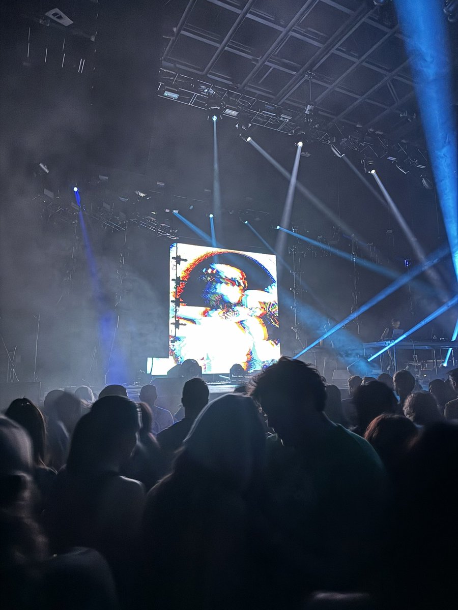 walkerthompson tweet media