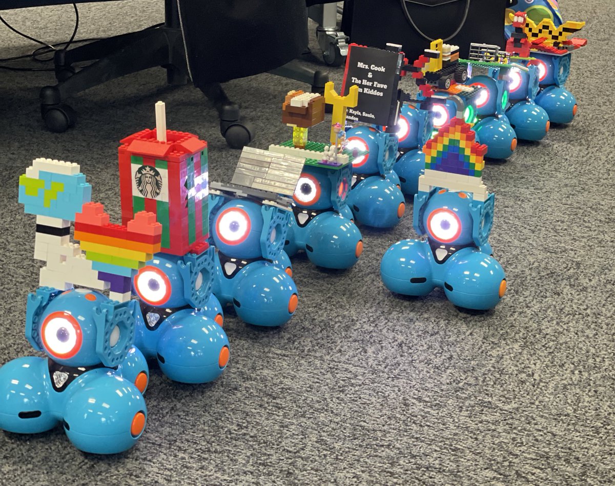 Final day of the Grade 5 STEM Lego float parade. So impressed with all our students’ creativity, thoughtfulness, and design thinking! 🦅🤖