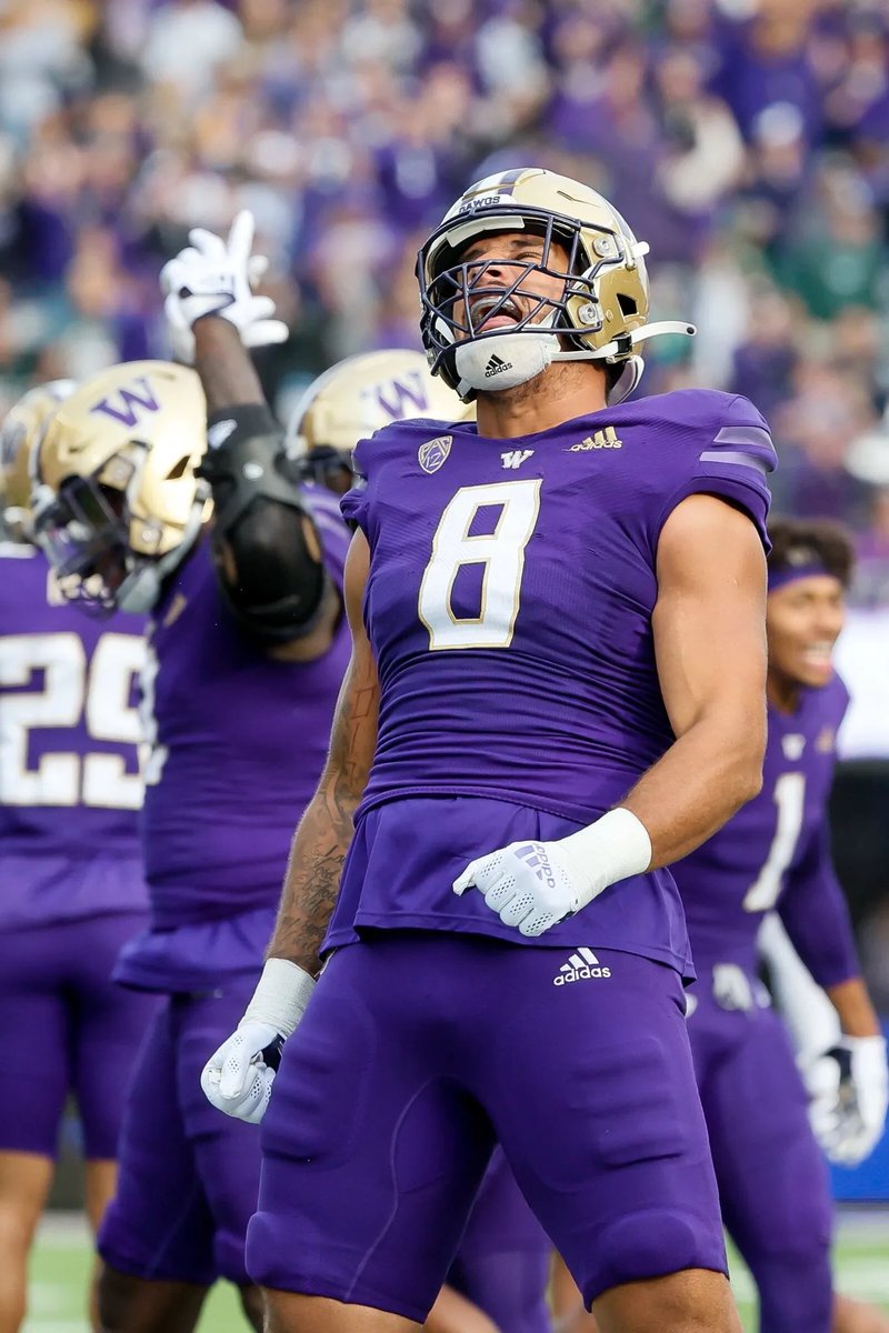 I’m extremely blessed to receive my 4th Division 1 offer from the university of Washington @UW_Football !!. Thank you to coach Jason kaufusi @CoachKaufusi and the rest of the coaching staff for believing me!! Go Huskies!! #PurpleReign