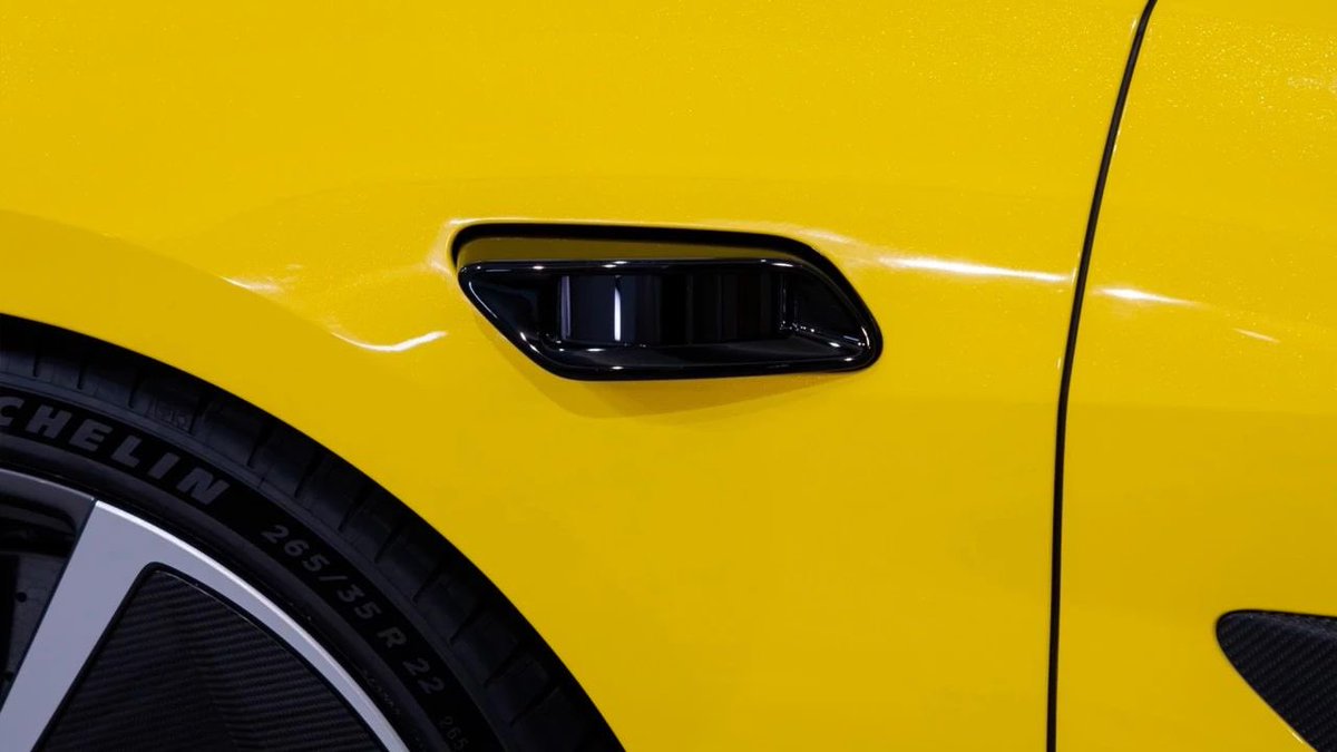 leixing77's tweet photo. We’ll get this, the @lotucars EMEYA’s got two @RoboSenseLiDAR M series #LiDARs on the sides and two @HesaiTech AT128 LiDARs on the front and rear of the roof.
👀 https://t.co/MS5qkyKKJr