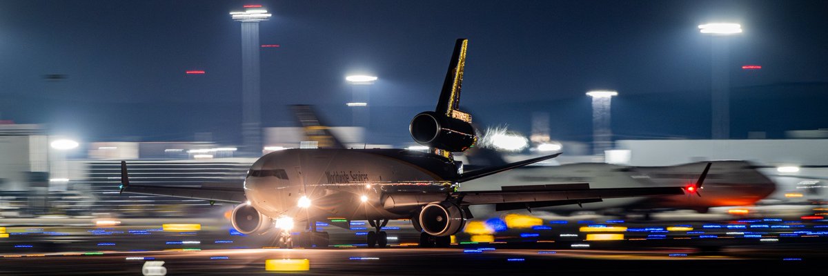 More nighttime arrival action from SDF this summer. Still trying to process the fact the MD-11F only has a few more years left in the fleet. 

#freighterfriday #flylouisville #upsairlines #md11f