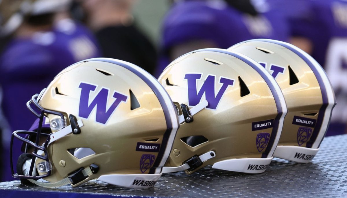 Feeling humbled and blessed! Thank you @CoachKaufusi for believing in me and the offer to play for @UW_Football #purpleandgold #godawgs @EaglesSkyline @PTrenches