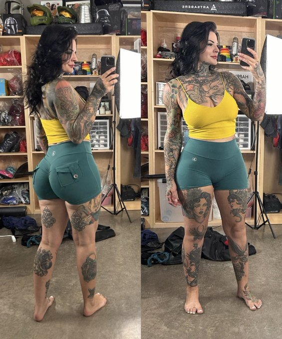 💛 for Left RT for Right https://t.co/JEqc2lAGTQ