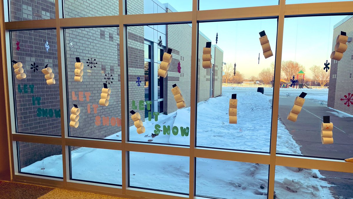 MadisonPlaceLib's tweet photo. Let it SN❄️W, Let it SN❄️W, Let it SN❄️W!
❄️#5thGradeMD 3D @tinkercad designed &amp; printed snowflakes 
☃️#2ndGradeMD snowmen &amp; snowflakes 
❄️#4thGradeMD snow research on snow globes
@MadisonPlaceK5 https://t.co/PL6REHKUd2