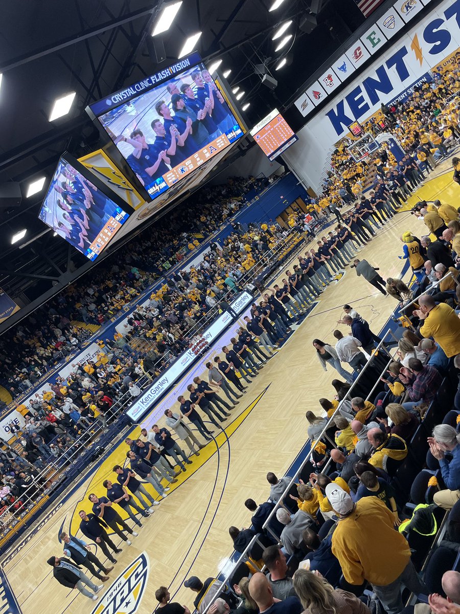 Tonight was a great night celebrating our 28th MAC Championship! Looking forward to the 2024 season. #BiteDown