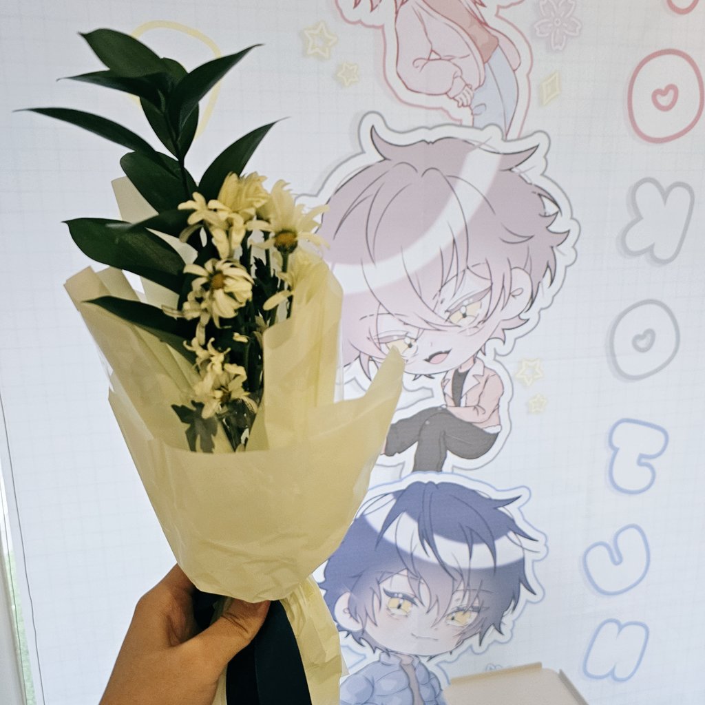 사자나미 쥰 생일카페 (<a href="/2024_Sazanami/">(개최 완료) 𝐒𝐔𝐌𝐌𝐄𝐑 𝐏𝐋𝐀𝐂𝐄: 2024 사자나미 쥰 생일카페</a>) 주최님께서 예쁜 꽃을 선물해주셨습니다💙💙

 무사개최를 응원합니다😍