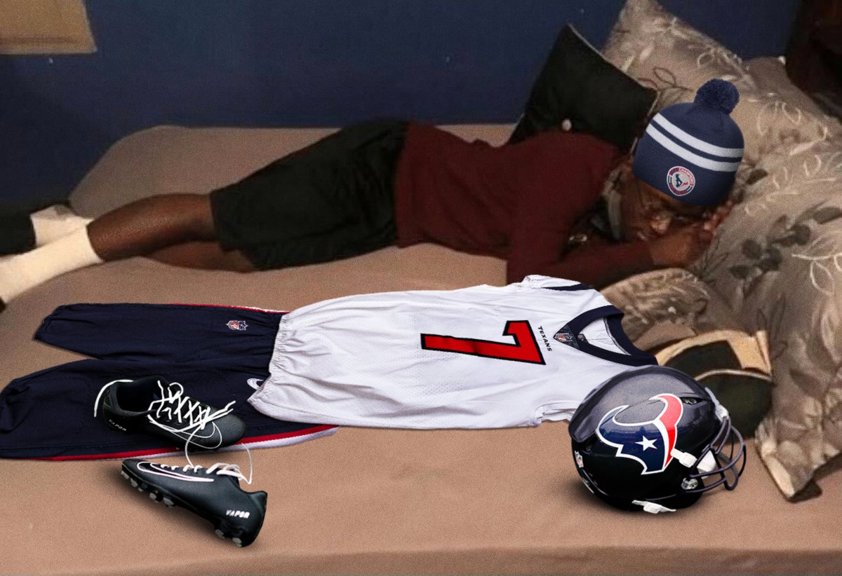 HoustonTexans's tweet photo. Rest up H-Town big day tomorrow 😴 https://t.co/hg5Yu7LseK