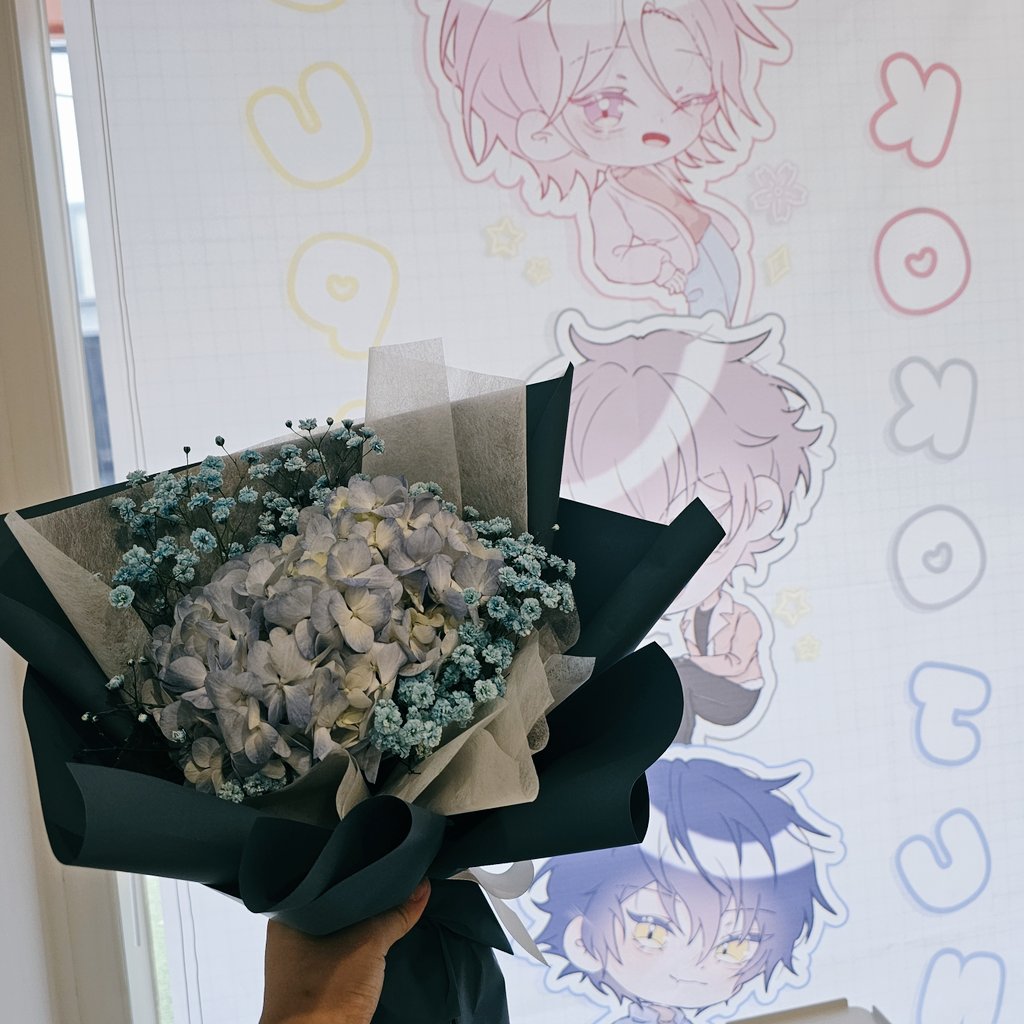 2024 사자나미 쥰 생일카페 (@2024JUNBD)주최님께서 쥰을 닮은 예쁜 꽃다발을 선물해주셨습니다:)

무사 개최를 응원합니다💙💙