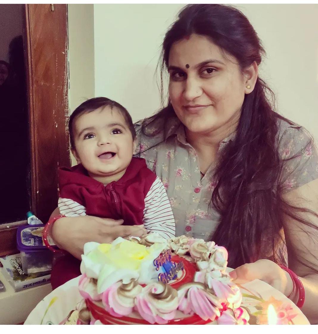 अलविदा सूचना सहायक उपासना बिश्नोई मैडम।
DoIT पदमपुर गंगानगर में पदस्थापित मैडम ने हाल ही RAS-21  में 88वा रैंक प्राप्त कर सफलता पाई। सोमवार को अचानक कान में दर्द हुआ डॉक्टर को दिखाया तो कहा कि दिल्ली ले जाओ, लेके गये तो कहा कि ब्रेन डेड हो गया है और कल शाम को उनकी मृत्यु गई🙏😢