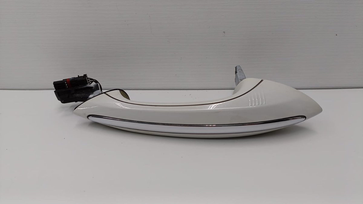 propelauto's tweet photo. BMW 5'Series Exterior Door Handle with Sensor Type #OnSale
Ping us & replace your spoiled Handle😎🚕
#BMW #F10 #F02 #Sensortype #Doorhandle #Whitehandle #SGcars #PreOwnedCarParts #PropelAutoParts #BMWParts #Exterior #Genuine #Original #Usedparts #Carparts #Autoparts #Ping #Now https://t.co/0jJF7wnCN7