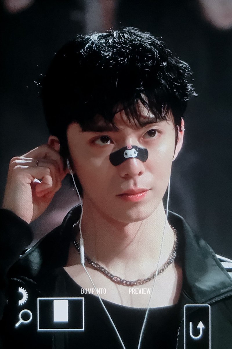 haveanice_cat's tweet photo. 아나 씨X 참을려고했는데안되겠다 https://t.co/FchaQ5wM63