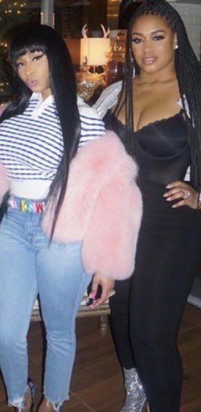 Hikoyalar. Bolaga porno siyishga yordam berdi.