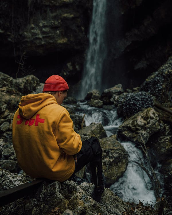 There is a truth that never changes: The sun of yesterday can not dry clothes today. Do not regret the past. Also do not worry for the future. Take a good living for the present