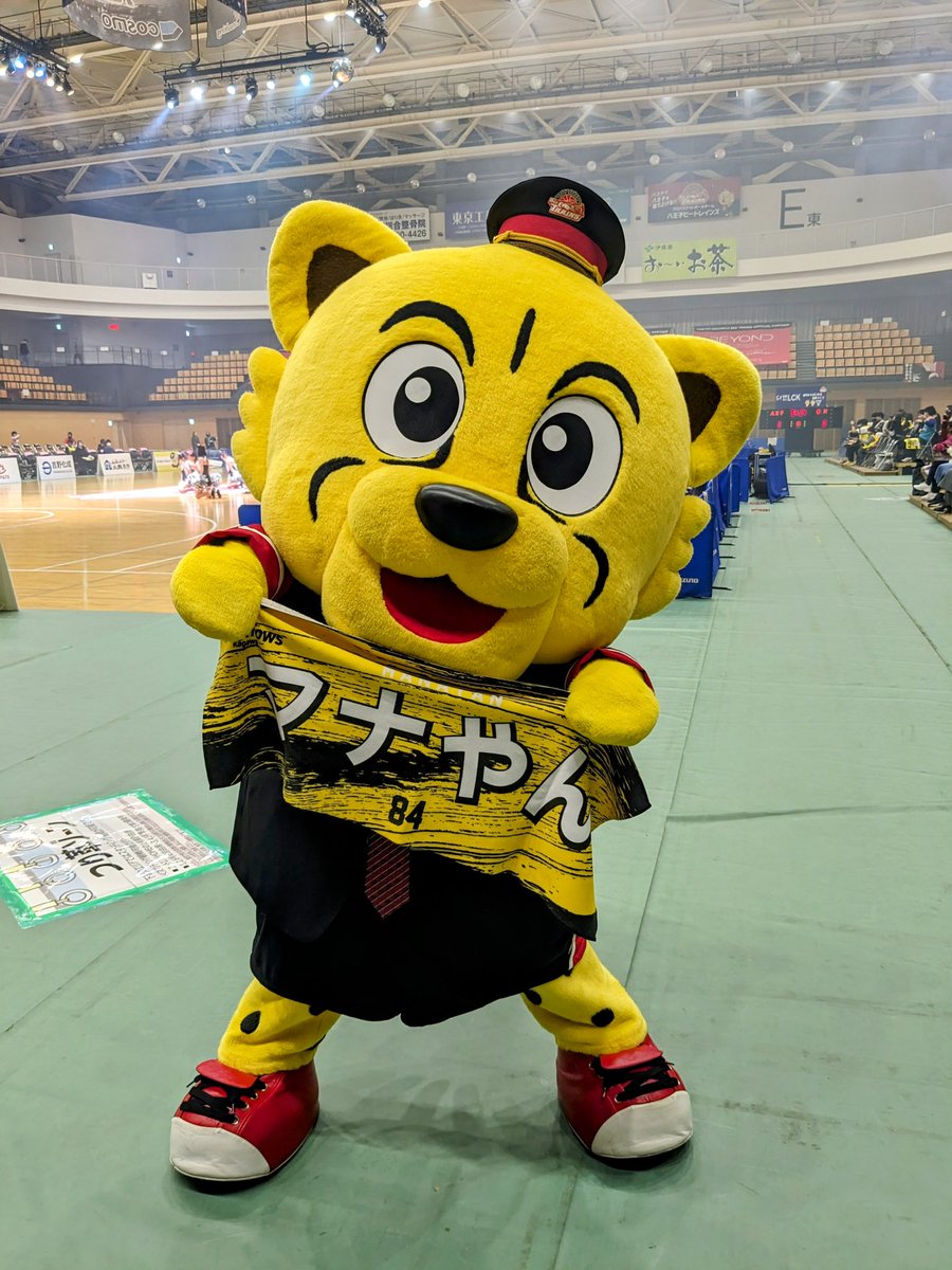 トレンチーにマナやんタオル持ってもらったよ〜♥
#香川ファイブアローズ 
#八王子ビートレインズ 
#トレンチー
#マナやん