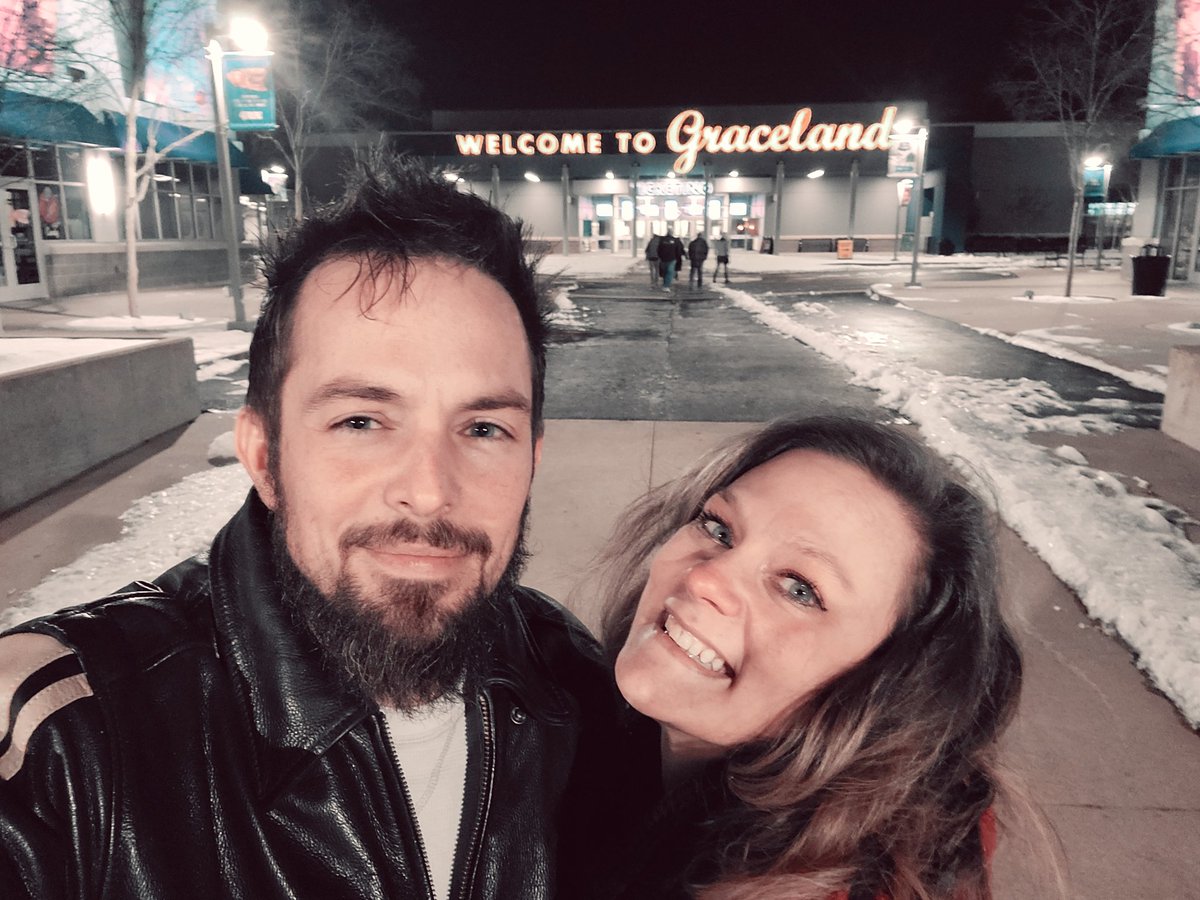 RustiSchacklef1's tweet image. #BreakingBenjamin #Graceland 
#SoCold #DateNight