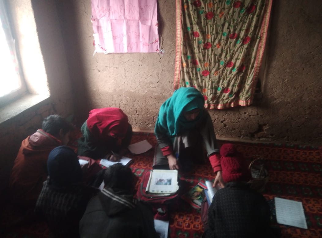 ChoudharyAzha11's tweet photo. Some Glimpses Of @TSAKashmir  Free Classes from various areas of Kashmir.
Currently we are running 70+ Such Centres in Kashmir .Our Main focus is on the basics of maths/science, General Aptitude, History of Tribe's and India , Communication Skills &amp; Awareness for Opportunities https://t.co/VfH59dDzkv