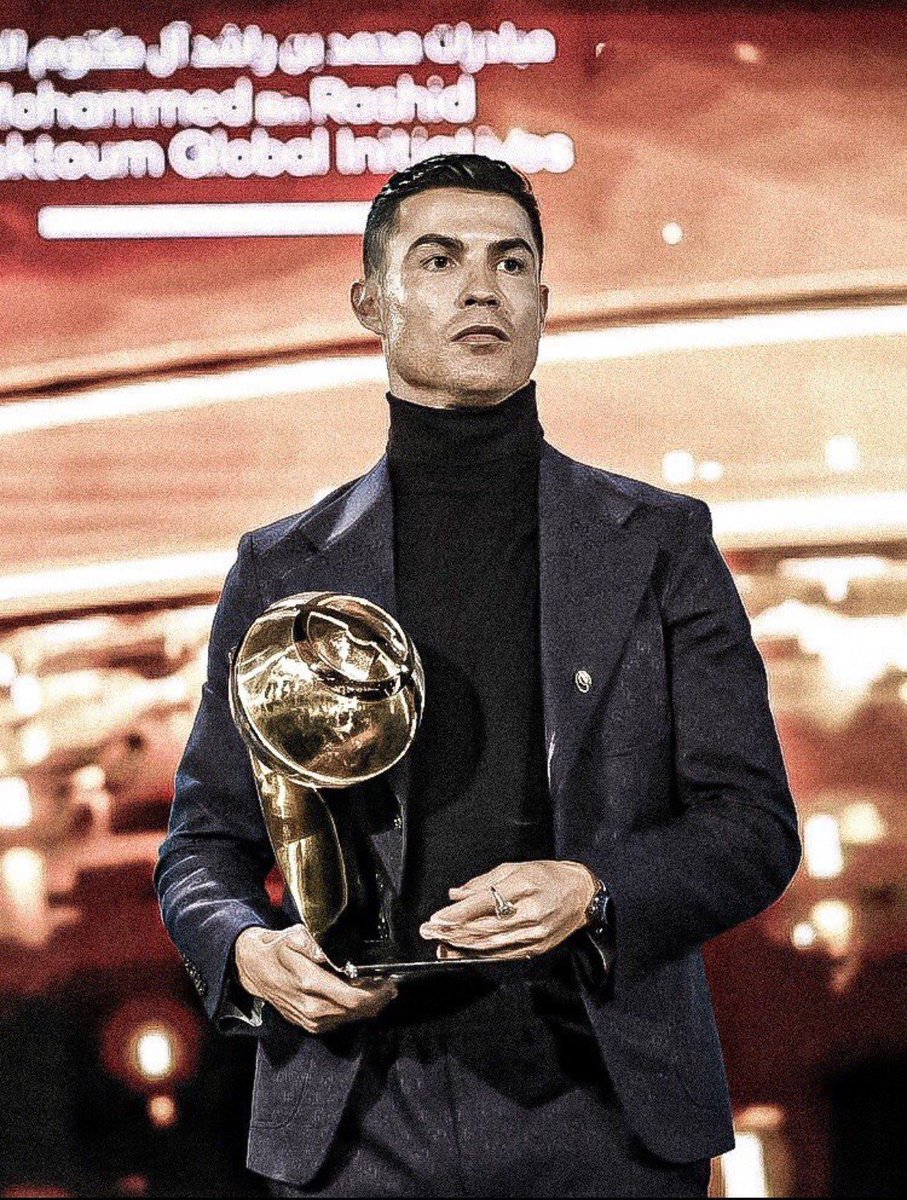 Cristiano Ronaldo's awards yesterday: - Best Middle East Player 2023. - Fans Favourite Player of the Year. - Maradona Award for Best Goal Scorer 2023. 🐐