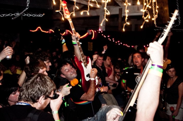 indefenseofska's tweet photo. How did Jeff Rosenstock land the gig of Craig of the Creek composer? It's due to the insanity of Bomb The Music Industry shows. Ben Levin saw them play a wild house show in Brooklyn in 2007 and fell in love. When he got his own show, he asked his favorite musician write the score https://t.co/68hZSY3OiL