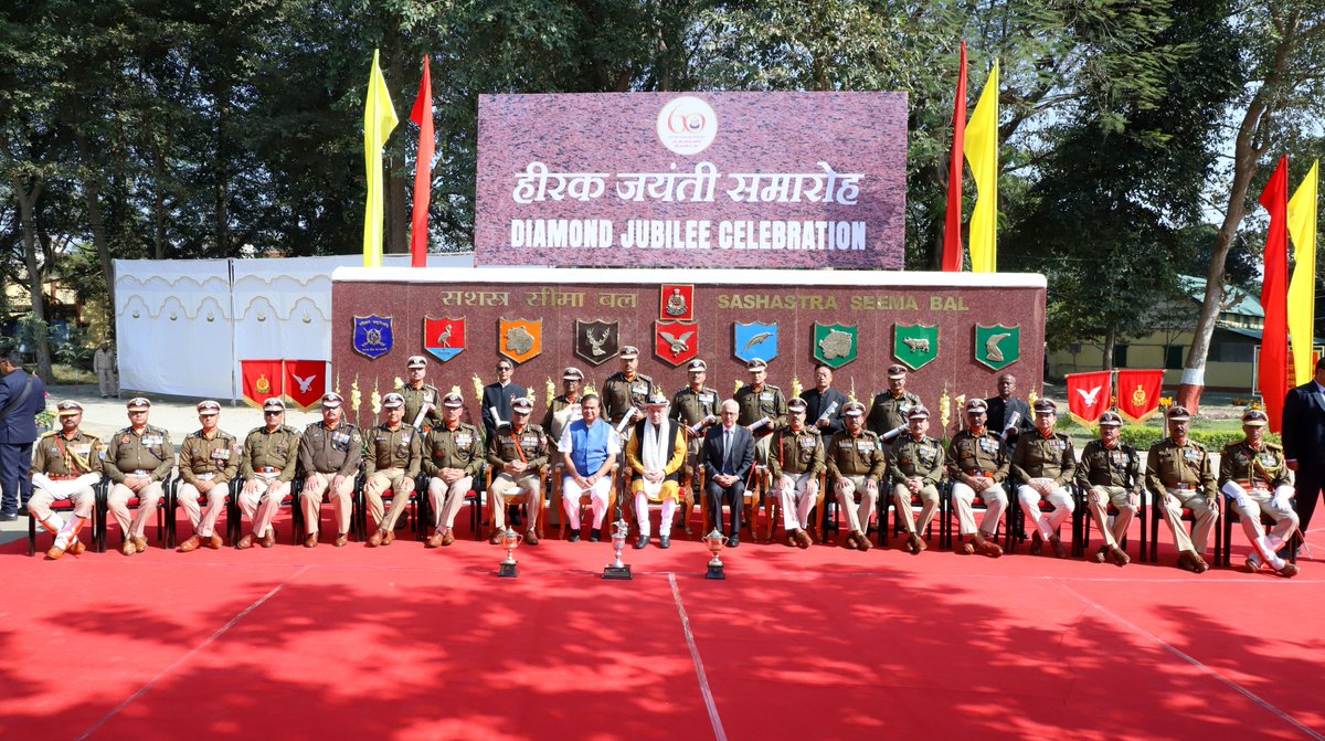 AmitShah's tweet photo. The @SSB_INDIA has contributed profusely to the flame of Bharat's power with its valiance, endurance and sacrifices. Their efforts to make Bharat a security bulwark fulfilling PM Shri @narendramodi Ji's vision are commendable.

Today at 60th Raising Day ceremony of the SSB, inaugurated schemes worth ₹226 crore related to the SSB to further fortify the force. Also unveiled an E-Smarika of the SSB.