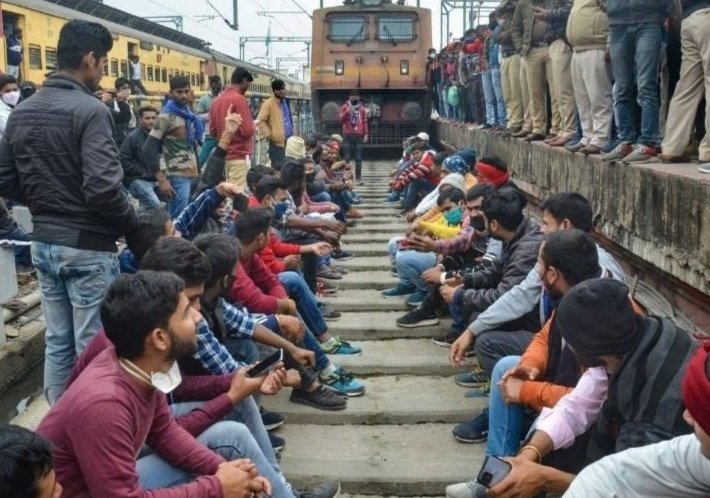 amityadav_65's tweet photo. 1.2 million complete👇 for 2Million do 10K repost on this post🙏👌✌️ #IncreaseRailwayALPVacancy @AshwiniVaishnaw @PMOIndia #IncreaseRailwayALPVacancy https://t.co/zt52Jv0aH1