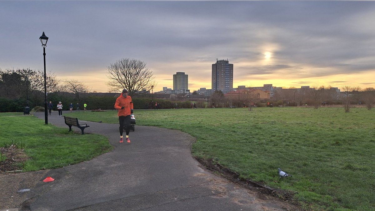 Good windy and chilly morning at @Lordshipparkrun