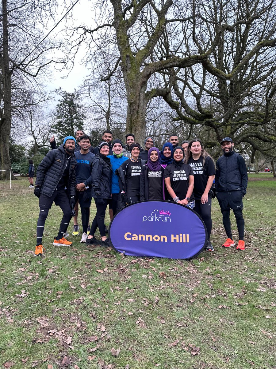 Muslim_Runners's tweet photo. Lovely to link up with runners at @CannonHparkrun. See you all later at @nationalrunshow 🥳 #LoveParkRun #RunShow https://t.co/b5VgvHcPee
