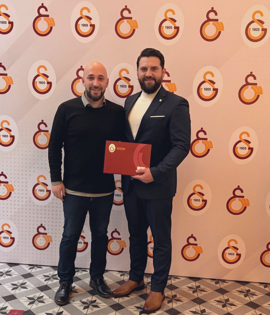 OgulcanSariboga's tweet photo. Öz ağabeyim.. 

Çok yakıştı sana.. 

Galatasaray Spor Kulübü 
Üye No: 19908 
İbrahim Bayram 

AVRUPA’nın İBO REİSİ!

@Ibrahim_Bayram_ https://t.co/U2LjFFM5Ml