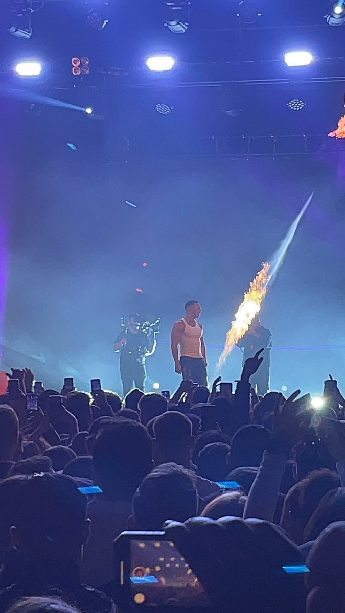 Flowi (@flowllegah) on Twitter photo 