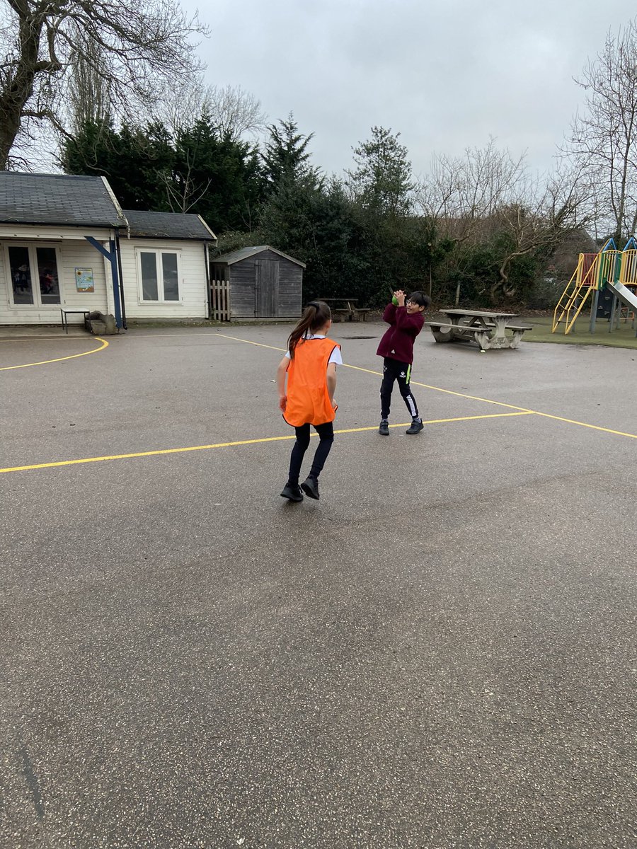 In PE we have been practicing getting into the ‘ready position’ and using underarm and overarm passes ✋