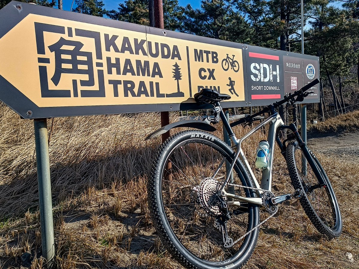 cpnabyz's tweet photo. ニューウェアテスト
目標は落車しない事に設定して無事に達成。うん、ゆっくり走ったよ。
普段はZWIFTでパワーや心拍を見ながら乗っているけど今日はサイコン無しだけどこれもまた良し。
移動のお供は話題のポッドキャスト♪
#JFFRadio https://t.co/MA2ScWSwcZ