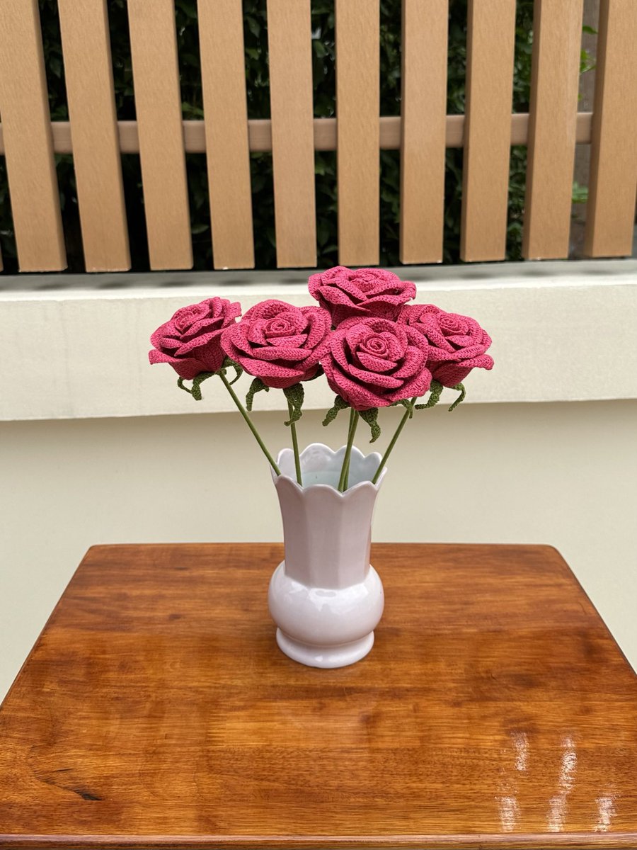 trepetals's tweet photo. Red crochet roses🥀 https://t.co/yEHxMp2cNk