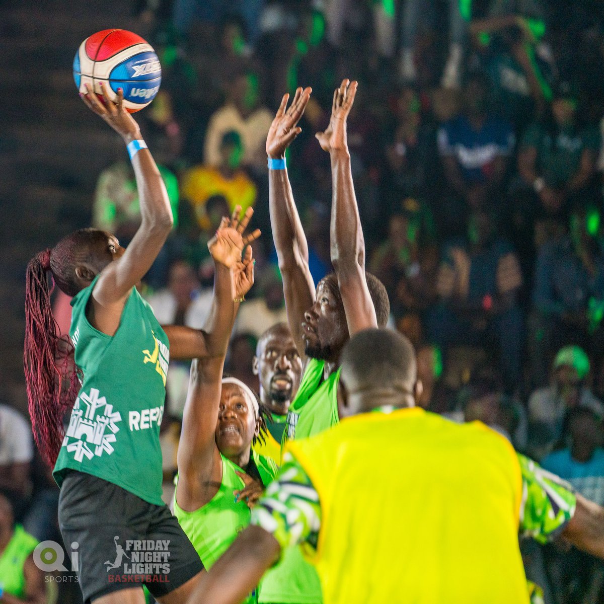 fnlbball's tweet image. Just incase you missed the fun action that happened at the Friday🏀Night 🚨Lights 🔥Grand 😎Finale 🚨
#fnlbasketball9
#weballing