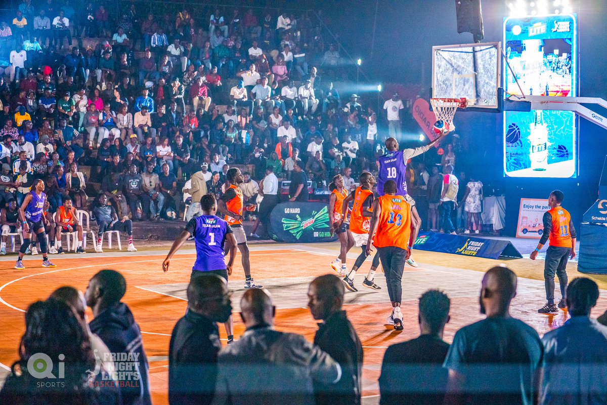 fnlbball's tweet image. Just incase you missed the fun action that happened at the Friday🏀Night 🚨Lights 🔥Grand 😎Finale 🚨
#fnlbasketball9
#weballing
