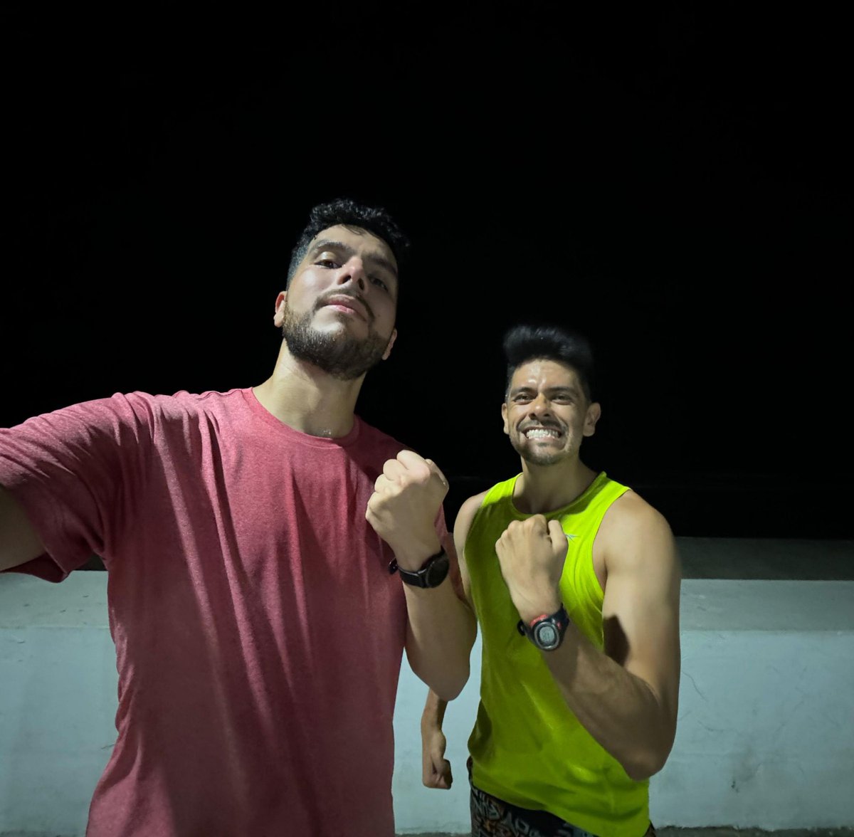 omar_warrior_'s tweet photo. Disfrutando del norte 🌴💨
Listos para el medio maratón 🦈 2024
@manulira07
#runningcommunity #runningman #runningterritory #runningworld #RunnersFriends https://t.co/vWrGa2tqcA