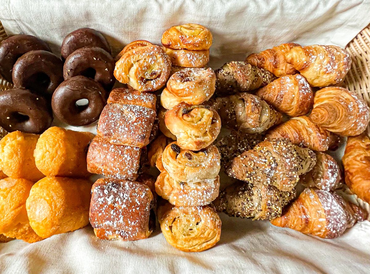 europecameraman's tweet photo. Good morning 🌅 dear friends!
Let’s have some fresh pastries 🥐 🥮 🍩 in morning.
#MorningBliss ☀️ #FreshPastries 🥐 #GreatDay 😊 #Friendship 🌅 #donuts #croissants #cake #MorningJoy 🍩 #DearFriends 🥮
#Sunrise 🌅 #Pastries 🥐 #Joy 😄 #Friendship 👫 #Day 🌞 #Smiles 😊 #Bliss 🌈 #Warmth ☀️ #Cheer 🎉 #Delight 🌼