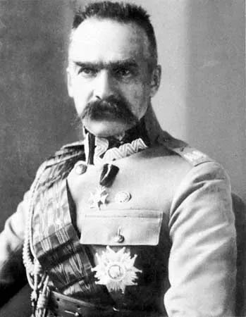 🇵🇱 Remembering Józef Piłsudski, a pivotal figure in Polish history. A statesman who played a key role in Poland’s independence in 1918, he also served as Chief of State and later as Marshal. His legacy in shaping modern Poland is undeniable. #JózefPiłsudski #PolishHistory