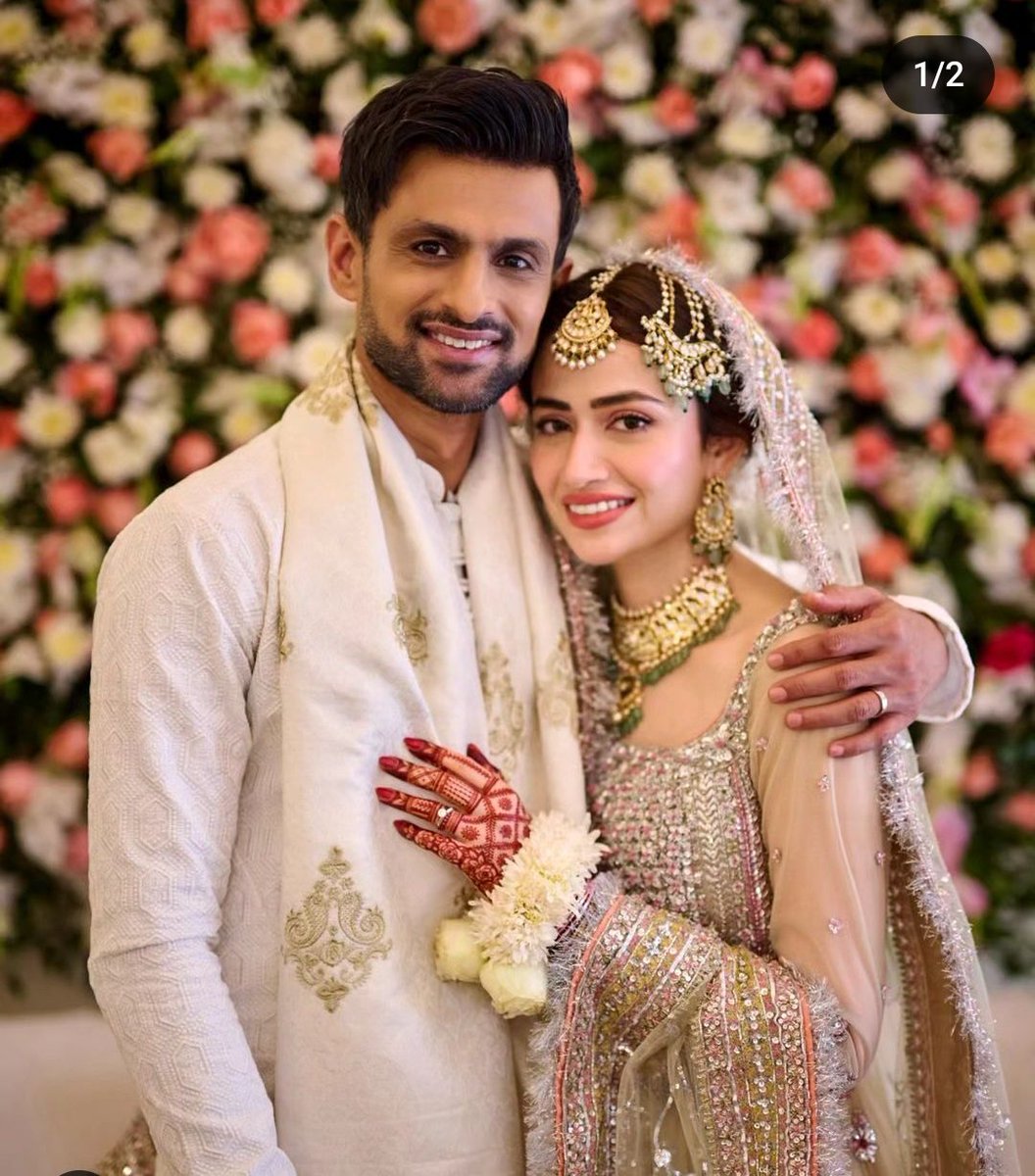 Nidahey's tweet photo. Yehan logon ki ak nahi horhe :p
#ShoaibMalik https://t.co/hjxIrOOODu