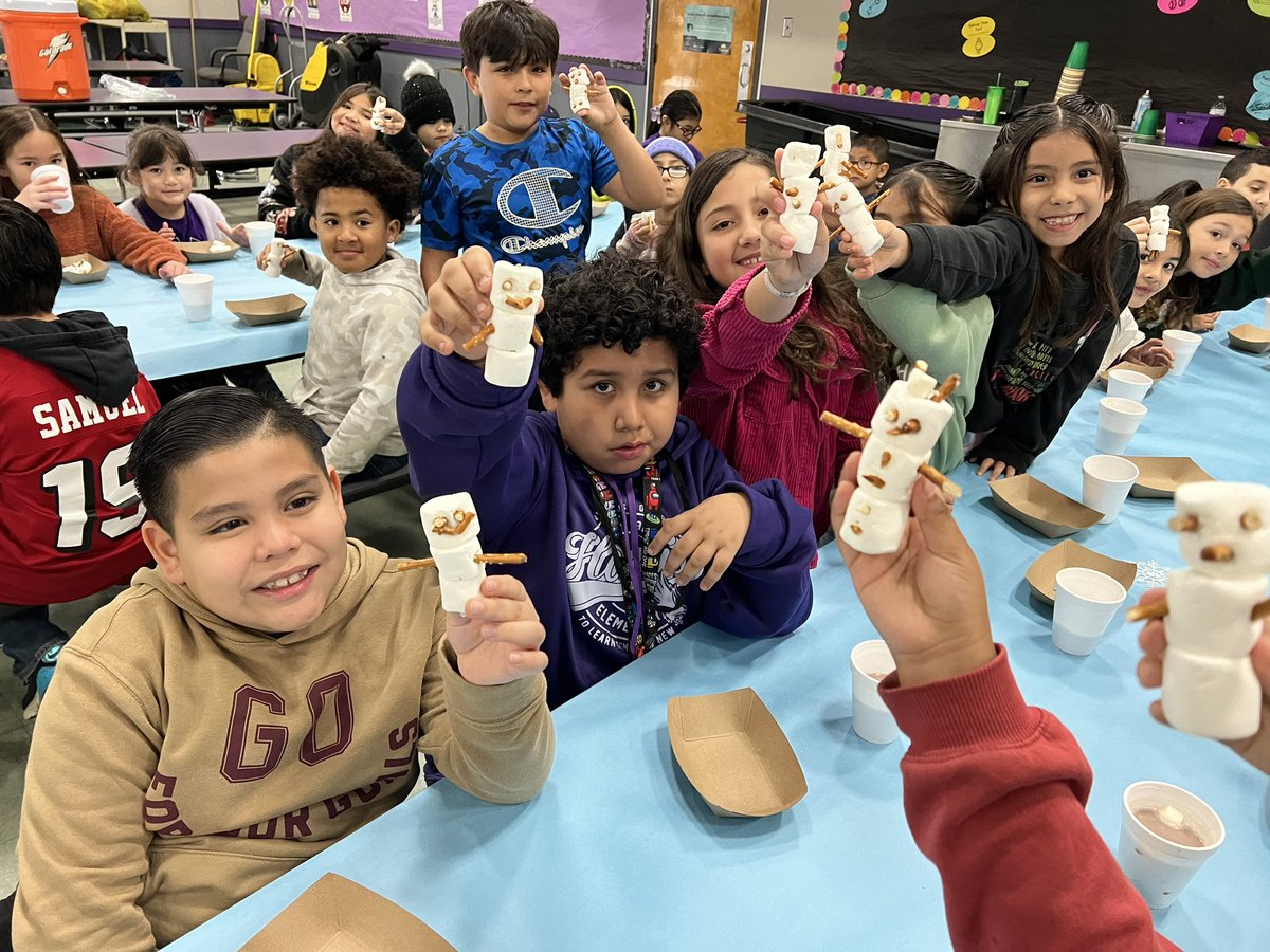 LauraPradoDuran's tweet photo. Second Quarter AR Celebration 💜
Congratulations to all our students who reached their Reading second quarter goal. Rewards for students motivate them and creates a feeling of pride and achievements 💜#TeamHarris #HarrisHawks #TeamBCSD #BCSDREADS #cultureofliteracy 💜 https://t.co/72OzTalERK