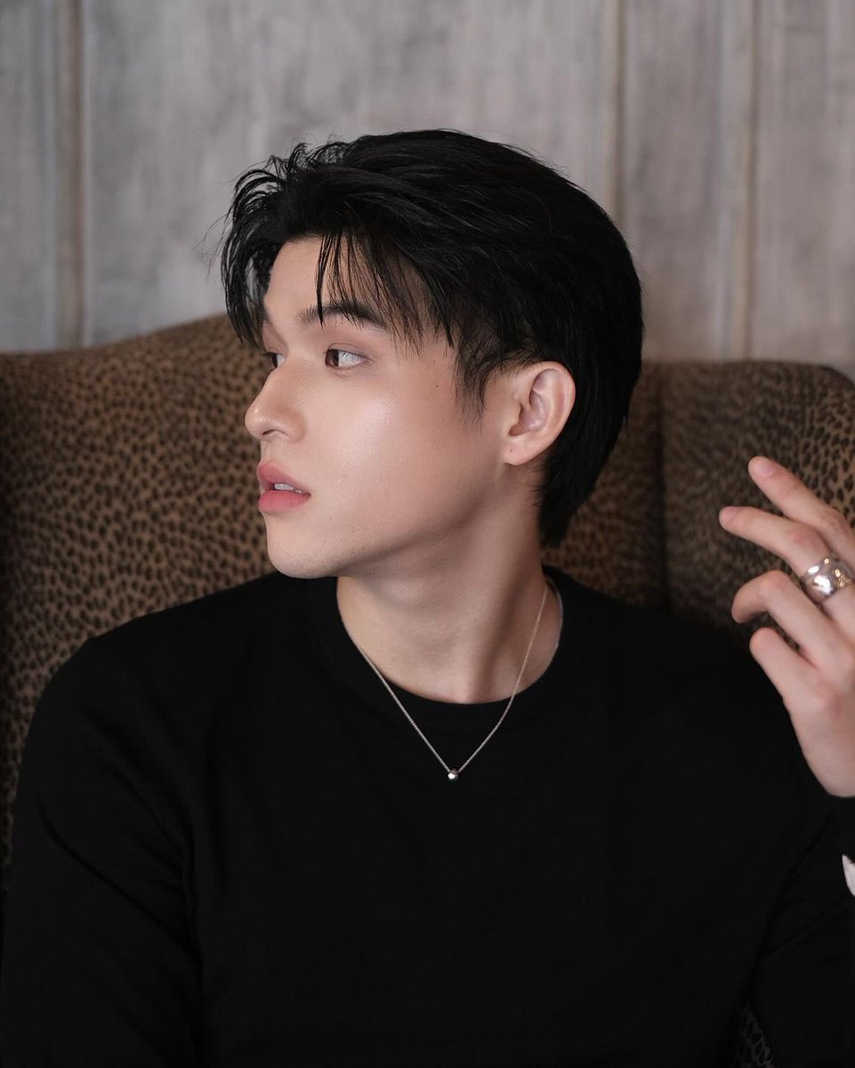 haochalarmtosky's tweet photo. สกาย หล่อเกินไปแล้วน่ะ 

#skywongravee
#ก้อนเมฆของสกาย 

📸 Ig Palmpampass https://t.co/S5PslnCav4