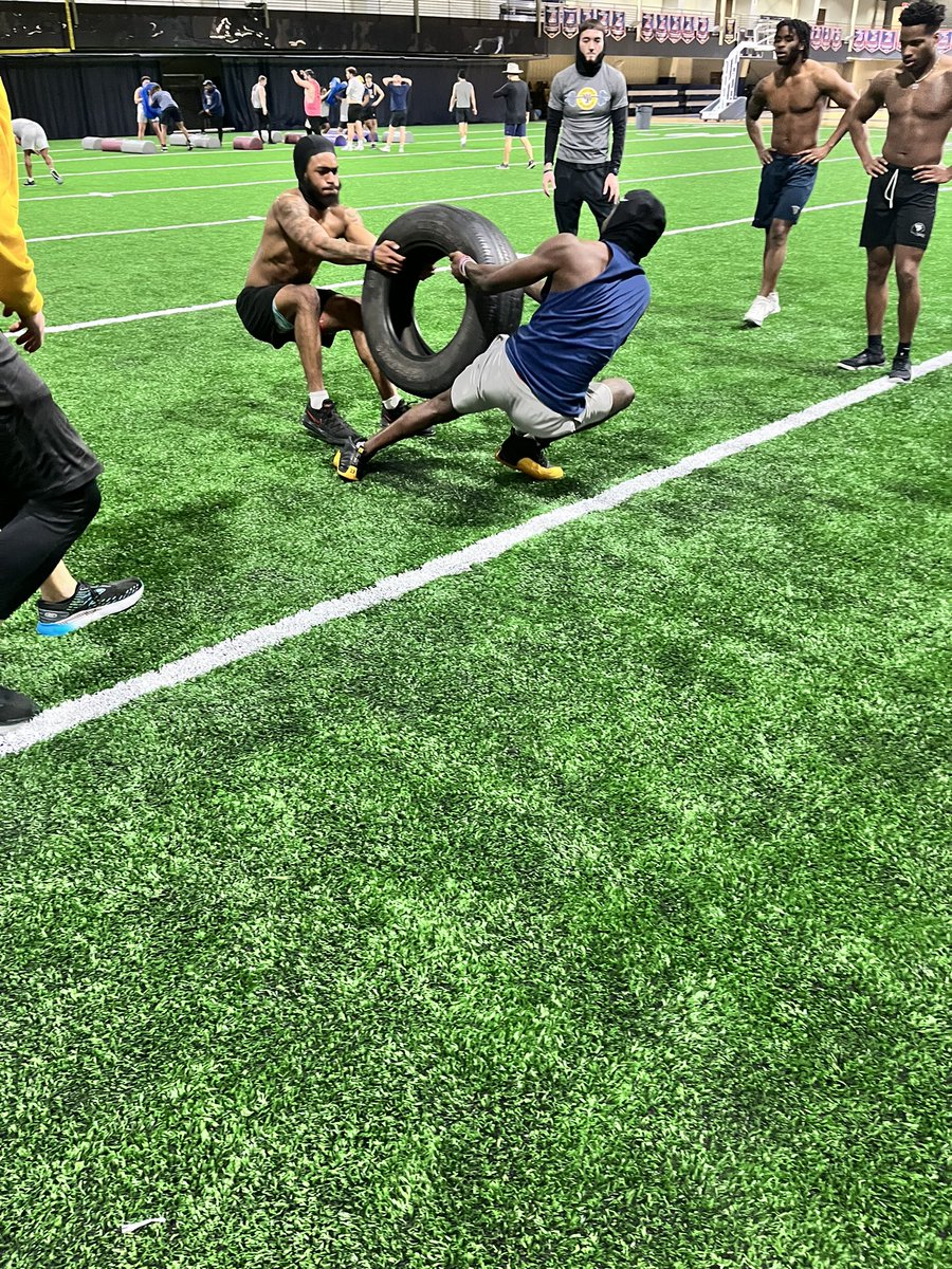 𝙒𝙞𝙡𝙡𝙞𝙖𝙢 𝙋𝙚𝙣𝙣 𝙁𝙤𝙤𝙩𝙗𝙖𝙡𝙡 tweet media