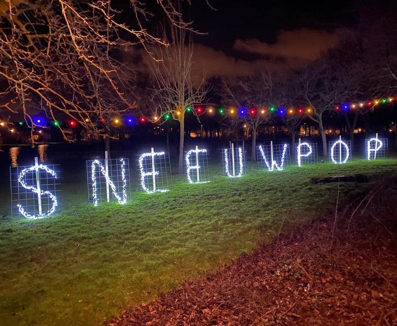 WestlandersNu's tweet photo. Vandaag Sneeuwpop in het Hofpark https://t.co/L7sjGRj482 https://t.co/6ARkeZNO35