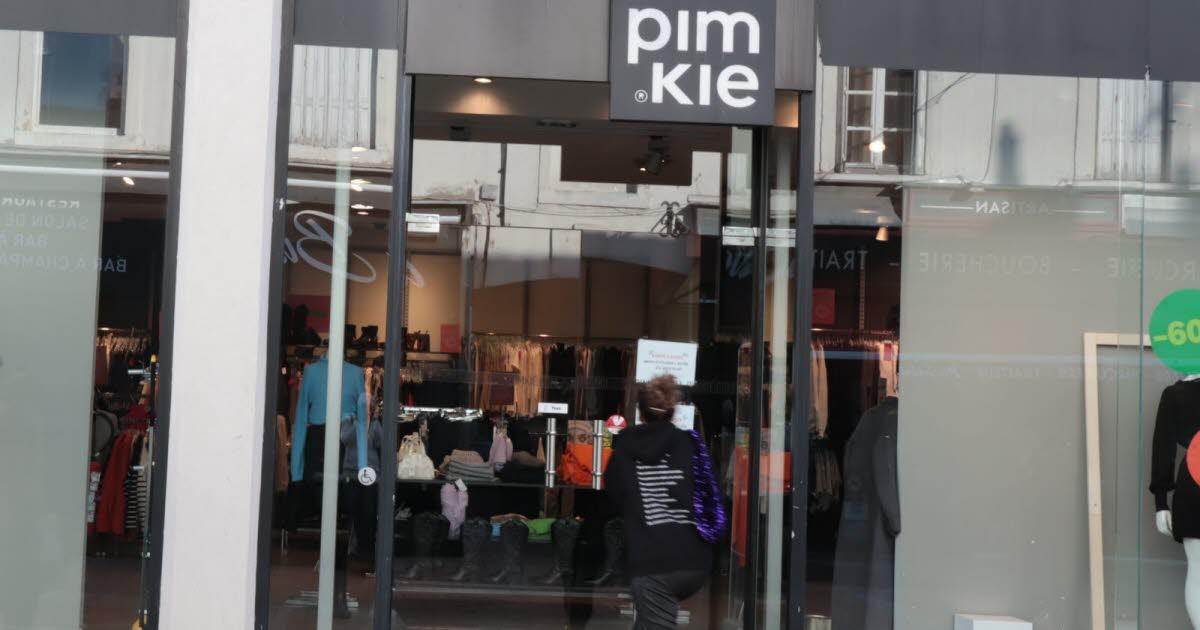 lejsl's tweet photo. 📣 Bonne nouvelle pour les adeptes de #Pimkie et pour les salariés de l'enseigne en Saône-et-Loire ! Aucune boutique ne sera touchée par les fermetures annoncées dans d'autres régions. 💪🛍️ https://t.co/jGN8EQO4e5 #saoneetloire https://t.co/swyZvuy3gj