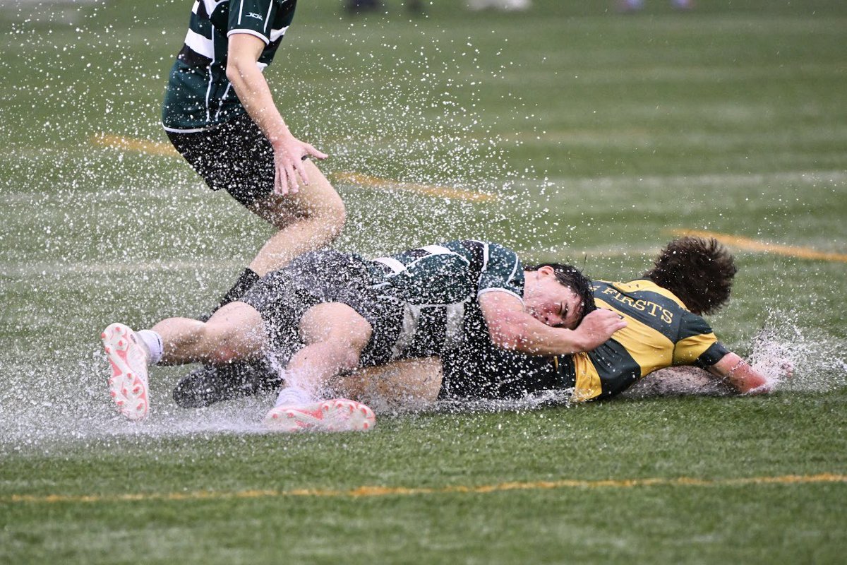 davecaleb's tweet photo. Some photos of a wet #rugby afternoon at #uwcsea_east. #uwcsea #uwclearn https://t.co/AzKwErdGtF