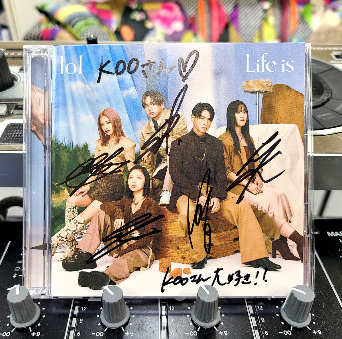 DJ KOO Fes Volume On ! lol
後輩と言うより仲間、
会う度にグループの完成度がどんどんパワーアップしてる！！更にメンバー各々の個性がよりスキルが増してリスペクト出来るカッコ良いグループです！！

ニューアルバム「Life is」からも楽曲披露！！