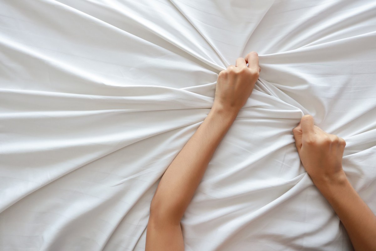RadioMaquis's tweet photo. [SANTE] L’orgasme a-t-il des vertus thérapeutiques ? L’#orgasme correspond au paroxysme du plaisir sexuel. En quoi peut-il  être « #thérapeutique » ? Atteindre le #7eciel peut-il soigner ? @destinationsant 
#OrgasmeThérapeutique #BienfaitsDeLorgasme 
➡️ https://t.co/ccDweRvLSt https://t.co/0Vxnlofmpe
