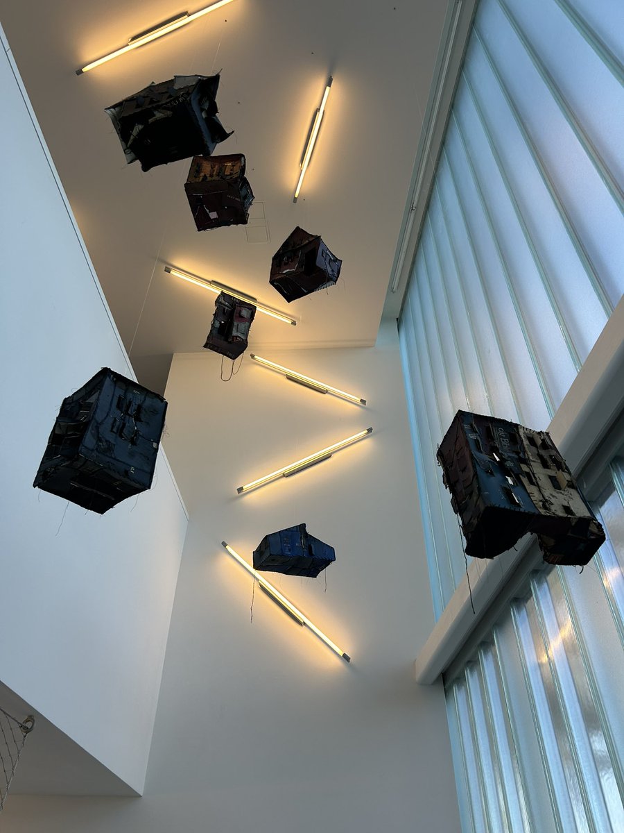 nat_ehc's tweet photo. blaffer art museum https://t.co/w0wiriPlM0